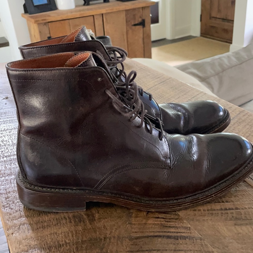 Dark brown men’s Frye boots. Size 11.
